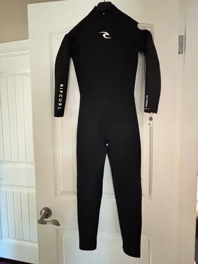 Rip Curl Freelite Black Full-Length Neoprene Wetsuit. Junior Size 12. NWT.